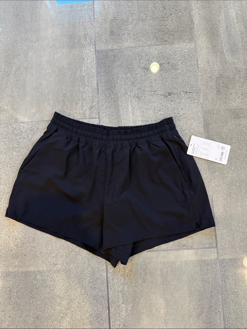 NWT Athleta Hit Your Stride Run Short